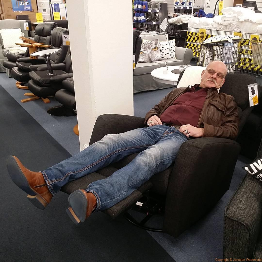 En ilsken man behöver stressa av